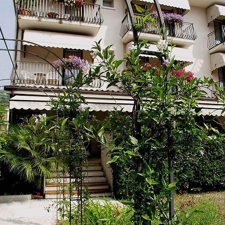 Hotel Marina Torri Del Benaco Exterior foto
