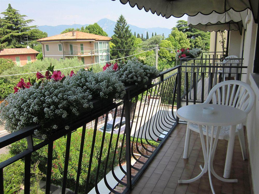 Hotel Marina Torri Del Benaco Exterior foto